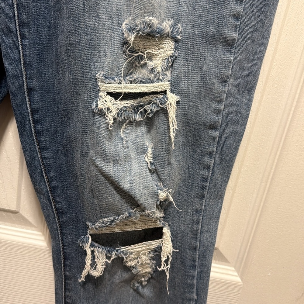 Judy Blue Boyfriend Fit Distressed 7/28. Good as new. - Picture 5 of 11